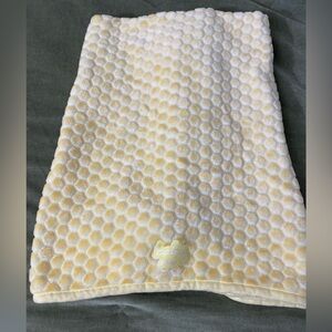 The world of baby mink blanket Soft Yellow dotted OSB